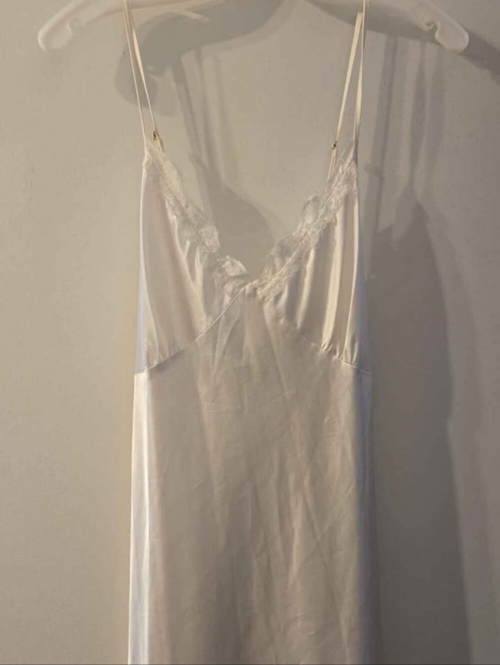 Vintage White Lace-Trim Nightgown And Peignoir